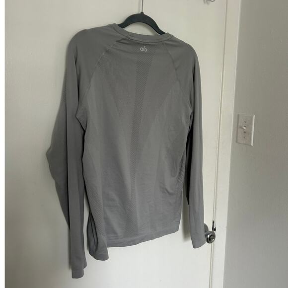 Alo Yoga Long Sleeve Top - Picture 5 of 5